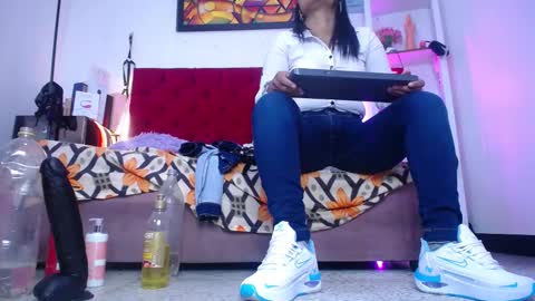 Snapshot of tifanny_nails chatting on 11.23.25 Tifanny Nails online show from 11.23.25