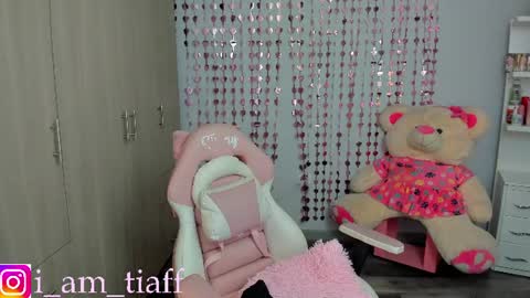 Snapshot of tifany_tay2 chatting on 06.22.26 hey am julietha online show from 06.22.26