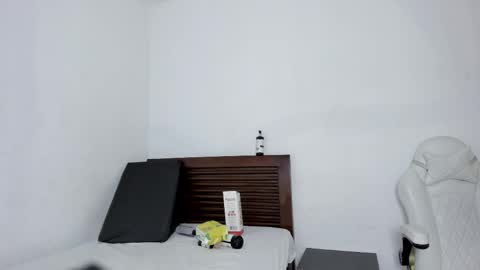 tifanymonroehot online show from 11.03.25