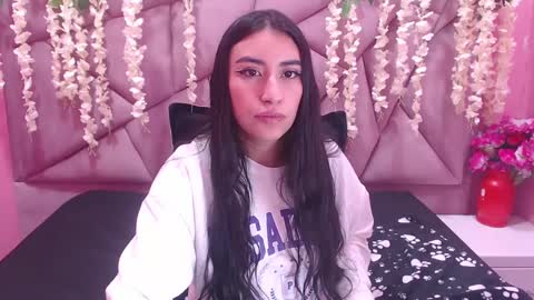 Snapshot of tiffani_hott_ chatting on 12.07.24 TIFANI online show from 12.07.24