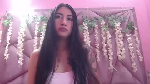 Snapshot of tiffani_hott_ chatting on 02.12.25 TIFANI online show from 02.12.25