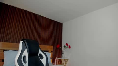 T I F F A N N Y online show from 02.11.26