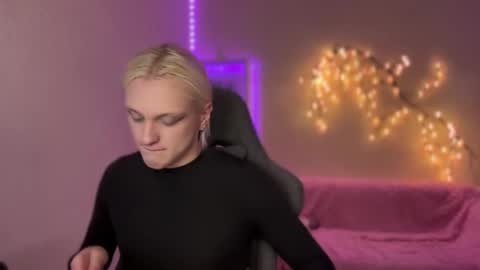 Snapshot of tiffany2005 chatting on 11.04.25 Amira online show from 11.04.25