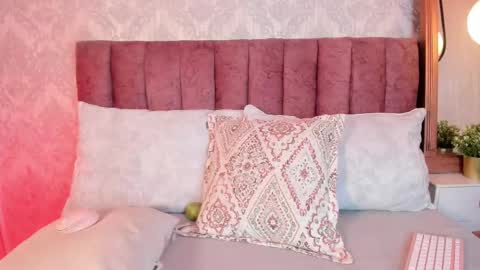 Snapshot of tiffany_beckerr chatting on 09.25.25 Tiffany Becker online show from 09.25.25