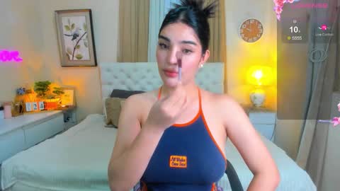 Snapshot of tiffany_cams chatting on 10.24.25 Tiffany online show from 10.24.25