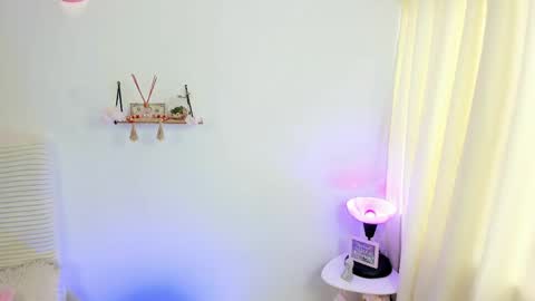 tiffaSTREAMING SCHEDULE 500 am- 1000 GMT-5Colombia hour online show from 04.20.26