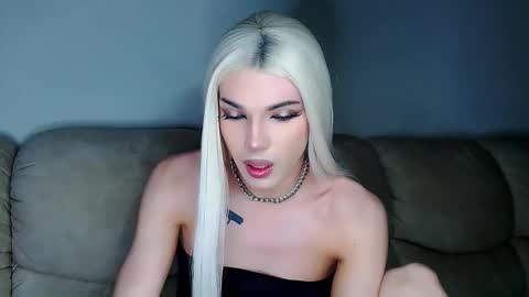 Snapshot of tiffany_smitch chatting on 11.21.25 Tif online show from 11.21.25