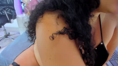 Snapshot of tiffanymiller01 chatting on 12.20.24 Tiffany Miller online show from 12.20.24