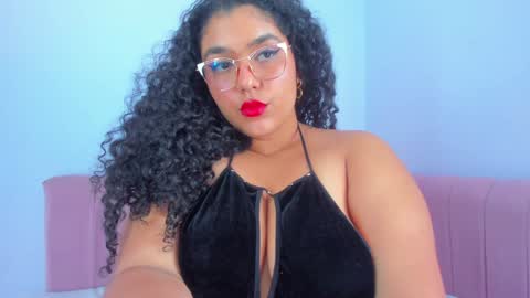 Snapshot of tiffanymiller01 chatting on 01.03.25 Tiffany Miller online show from 01.03.25