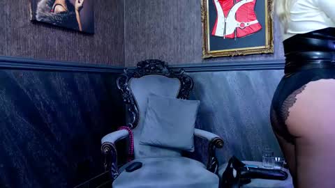 Tiffany  Sia online show from 03.12.25