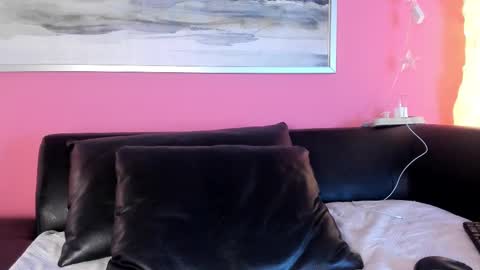 Snapshot of tiffanysuarez_ chatting on 10.08.25 Stefany Suarez online show from 10.08.25