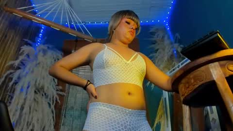 Snapshot of tiffanyy_deluxe chatting on 10.23.25 tiffanyy_deluxe online show from 10.23.25