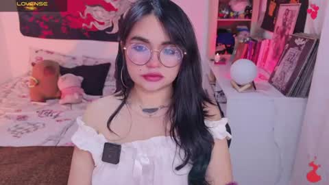 Snapshot of tigerlily__1 chatting on 06.19.26 Lilith online show from 06.19.26