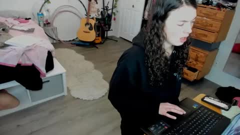 Snapshot of tiggerrosey chatting on 01.29.25 All my Links online show from 01.29.25