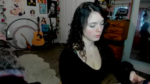 Snapshot of tiggerrosey chatting on 02.08.25 All my Links online show from 02.08.25