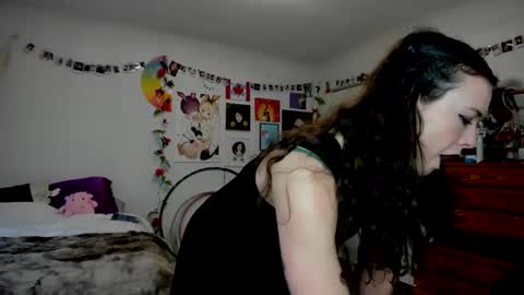 Snapshot of tiggerrosey chatting on 03.11.25 All my Links online show from 03.11.25