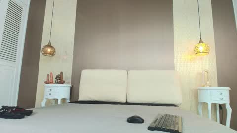 T I F F A N Y online show from 01.12.26