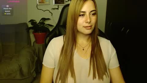 Snapshot of tiina_hz chatting on 09.20.25 Tiina hz online show from 09.20.25