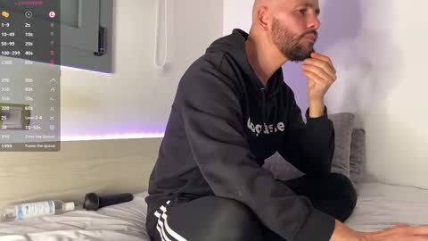 Snapshot of tim_beard chatting on 12.22.25 Tim Beard online show from 12.22.25