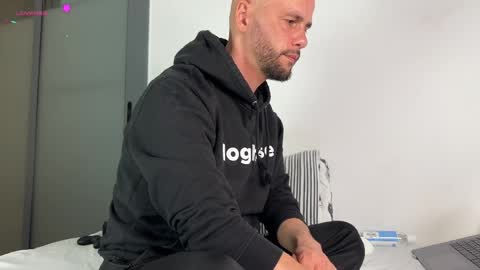 Tim Beard online show from 04.04.26