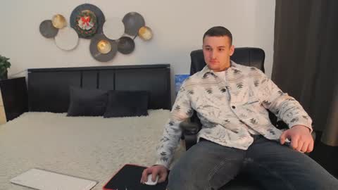 Snapshot of tim_mart chatting on 01.05.25 ask me online show from 01.05.25