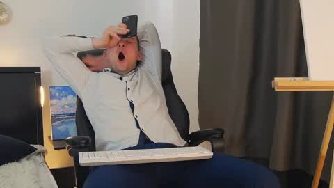 Snapshot of tim_mart chatting on 01.12.25 ask me online show from 01.12.25