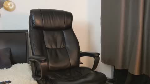 Snapshot of tim_mart chatting on 02.03.25 ask me online show from 02.03.25