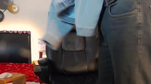 Snapshot of tim_mart chatting on 02.11.25 ask me online show from 02.11.25