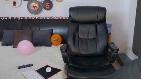 Snapshot of tim_mart chatting on 02.16.25 ask me online show from 02.16.25