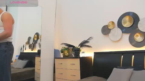 Snapshot of tim_mart chatting on 03.08.25 ask me online show from 03.08.25