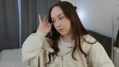 Mia online show from 03.28.26