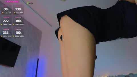 Snapshot of tina_akira chatting on 10.30.25 Helen online show from 10.30.25