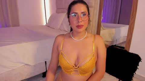 tina_olsen07 online show from 04.20.26