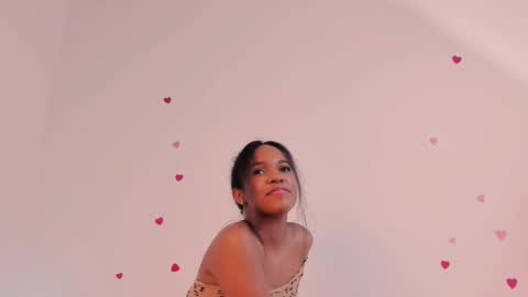 Snapshot of tina_rousse2 chatting on 09.10.25 T I N A online show from 09.10.25