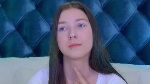 TinaBurton online show from 11.25.25