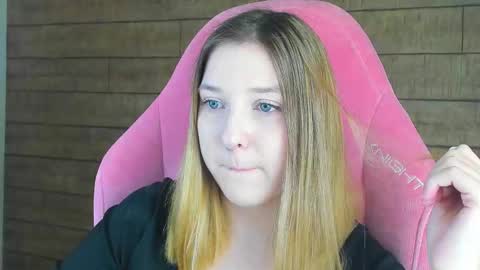 TinaBurton online show from 03.18.26