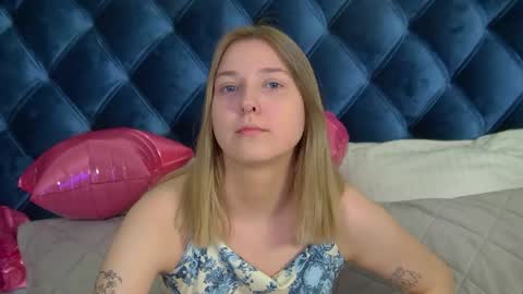 TinaBurton online show from 04.01.26