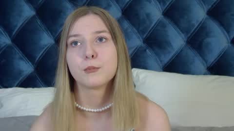 TinaBurton online show from 04.19.26