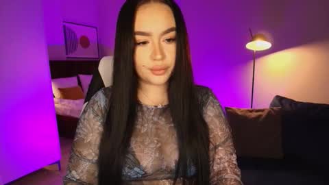 hi im curvy babyface girlie Tina online show from 02.18.26