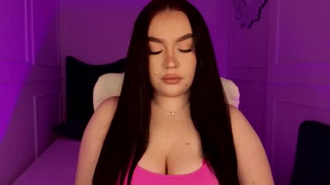 hi im curvy babyface girlie Tina online show from 03.18.26