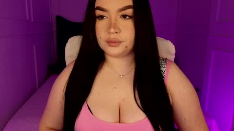 hi im curvy babyface girlie Tina online show from 04.10.26