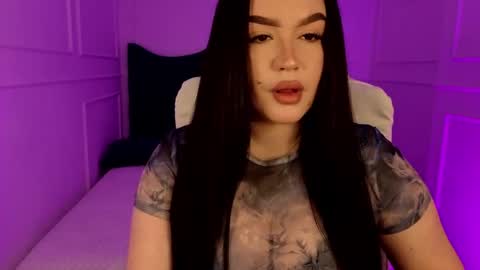 hi im curvy babyface girlie Tina online show from 04.23.26