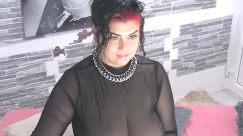 Snapshot of tinakay1 chatting on 09.24.25 tinakay1 online show from 09.24.25