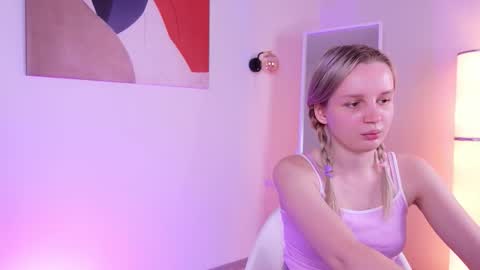 tinasiner online show from 11.04.25