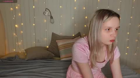 tinasiner online show from 11.22.25