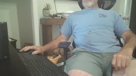 Snapshot of tincup430 chatting on 10.01.25 5 day load on deck online show from 10.01.25