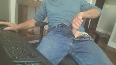 Snapshot of tincup430 chatting on 10.10.25 5 day load on deck online show from 10.10.25