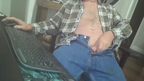 Snapshot of tincup430 chatting on 10.30.25 5 day load on deck online show from 10.30.25