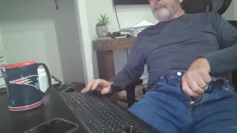 Snapshot of tincup430 chatting on 12.01.25 5 day load on deck online show from 12.01.25