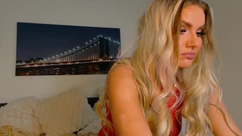 tinkerbell822 online show from 10.24.25